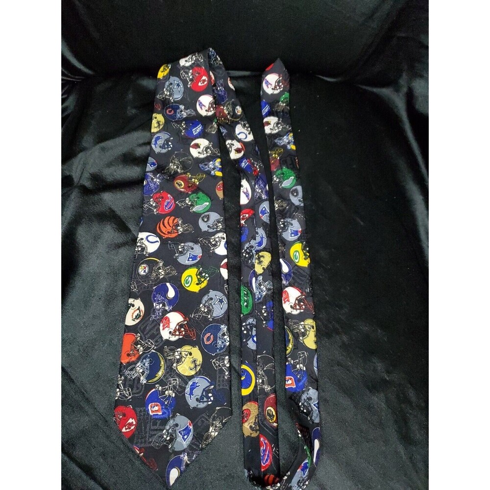 NFL FOOTBALL Men's Neck Tie w/ Team Helmets Made In USA Vintage pre 1996